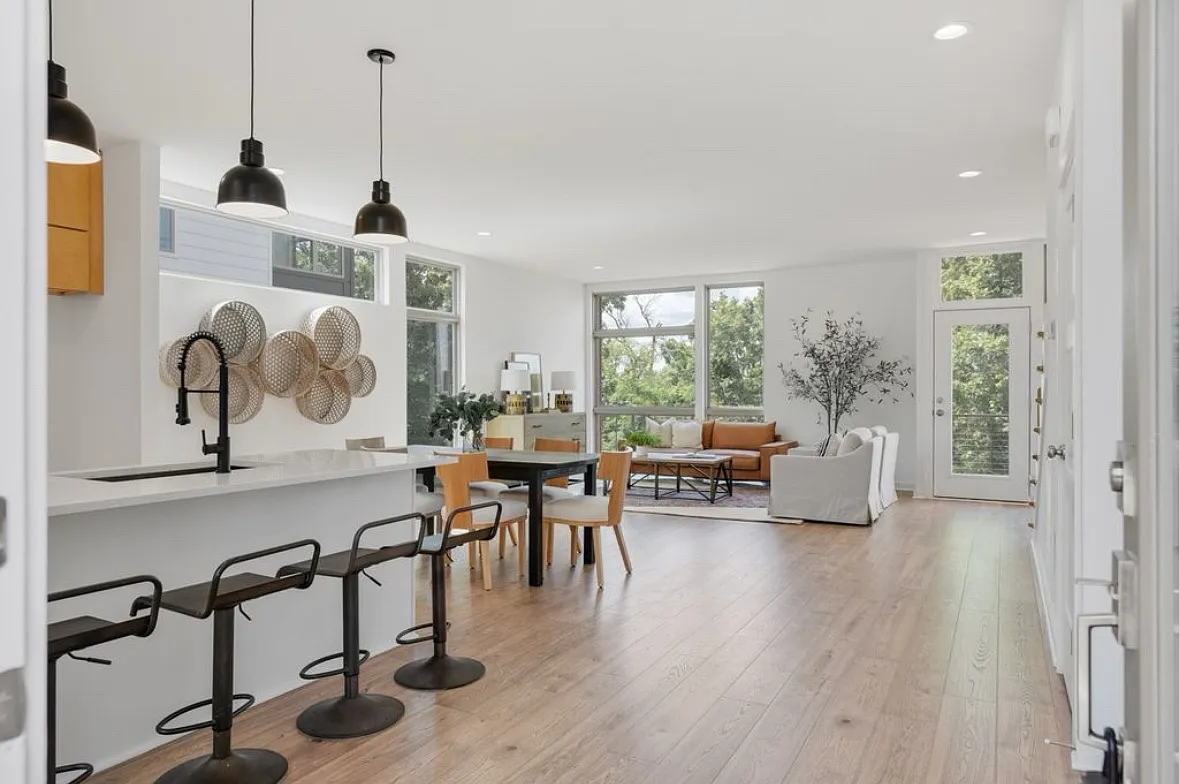 3049 living room 2